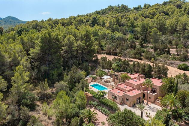 Foto 1 de Casa rural en venda a Sant Josep de 5 habitacions amb terrassa i piscina