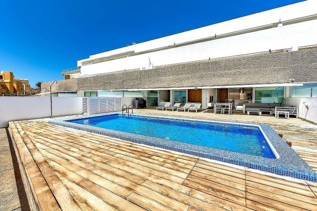 Foto 1 de Venta de piso en calle Playa de Diego Hernández Adeje Sant de 2 habitaciones con terraza y piscina