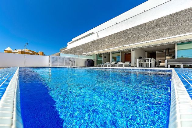 Foto 2 de Venta de piso en calle Playa de Diego Hernández Adeje Sant de 2 habitaciones con terraza y piscina