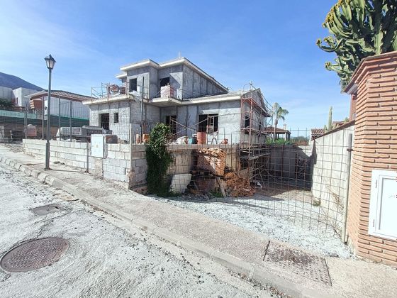 Foto 1 de Chalet en venta en Alhaurín el Grande de 5 habitaciones con terraza y piscina