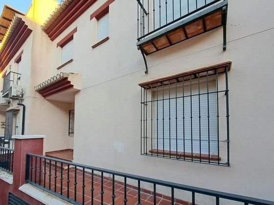 Foto 2 de Casa adossada en venda a Cájar de 4 habitacions amb terrassa i garatge