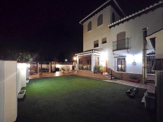 Foto 2 de Casa en venta en Ogíjares de 4 habitaciones con piscina y garaje