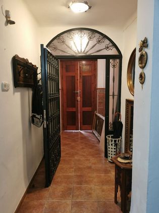 Foto 2 de Casa adossada en venda a Centro - Antequera de 4 habitacions amb jardí i balcó