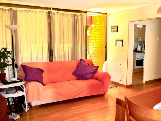 Foto 1 de Piso en venta en Montbau de 2 habitaciones con balcón y aire acondicionado
