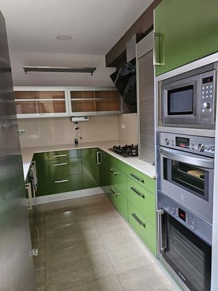 Foto 2 de Casa en venta en Esparreguera de 4 habitaciones con terraza y calefacción