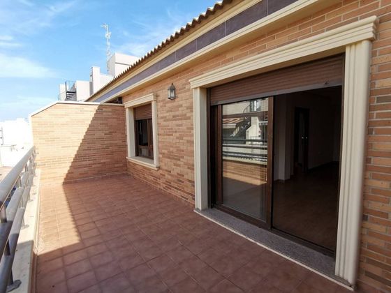 Foto 2 de Venta de ático en Centro - Torrevieja de 3 habitaciones con terraza y garaje