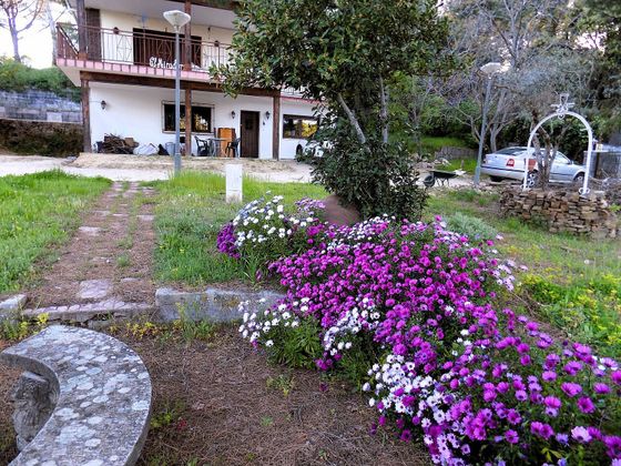 Foto 1 de Venta de chalet en Guadarrama de 5 habitaciones con terraza y jardín