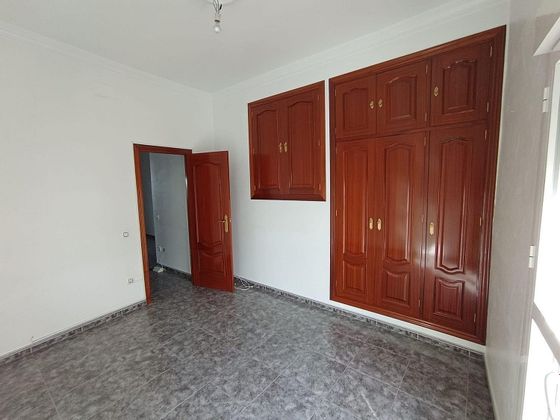 Foto 1 de Casa en venta en La Paz de 3 habitaciones con garaje y aire acondicionado