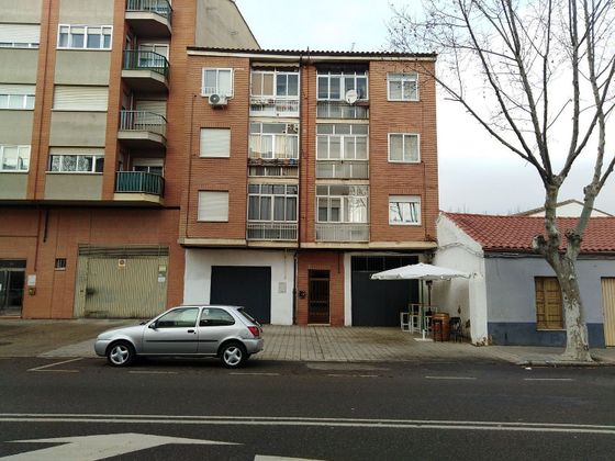 Foto 1 de Venta de piso en calle De Salamanca de 3 habitaciones con terraza y calefacción