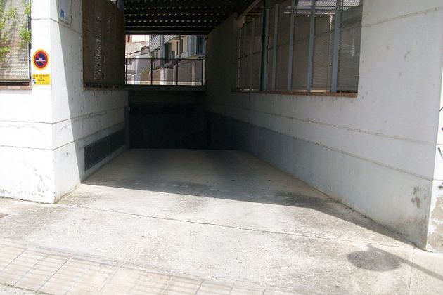 Foto 2 de Garaje en venta en calle De Entrepuentes de 10 m²