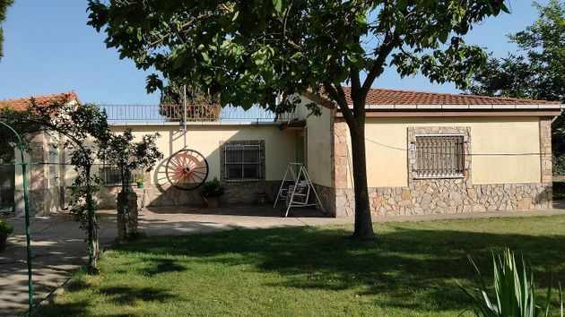 Foto 1 de Xalet en venda a urbanización Las Cabañas de 3 habitacions amb piscina i garatge