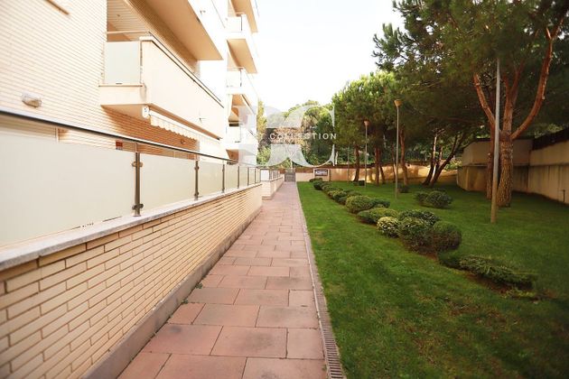 Foto 2 de Dúplex en venta en Urbanitzacions de 3 habitaciones con terraza y piscina
