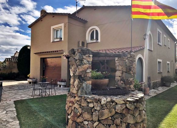Foto 1 de Xalet en venda a Santa Cristina d'Aro de 3 habitacions amb terrassa i garatge