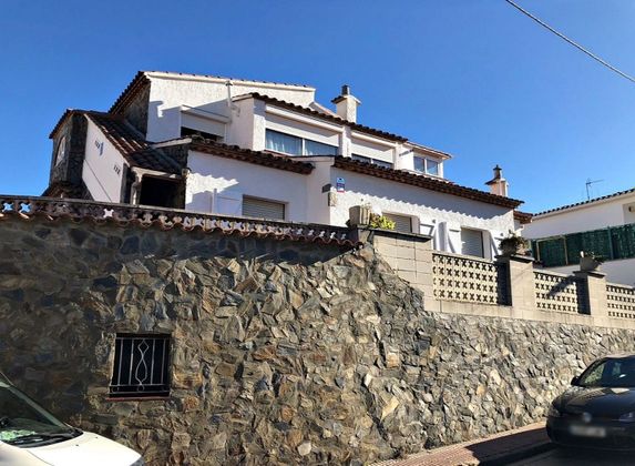 Foto 1 de Venta de chalet en Vilartagues i Tueda de Dalt de 6 habitaciones con terraza y piscina