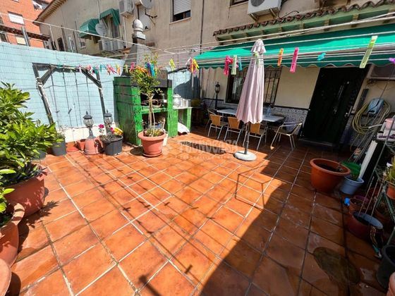 Foto 1 de Casa en venda a calle Nicasio Fraile de 4 habitacions amb garatge i jardí