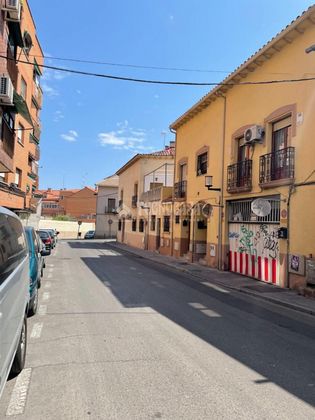 Foto 2 de Venta de casa en calle Tirso de Molina de 4 habitaciones con terraza y garaje
