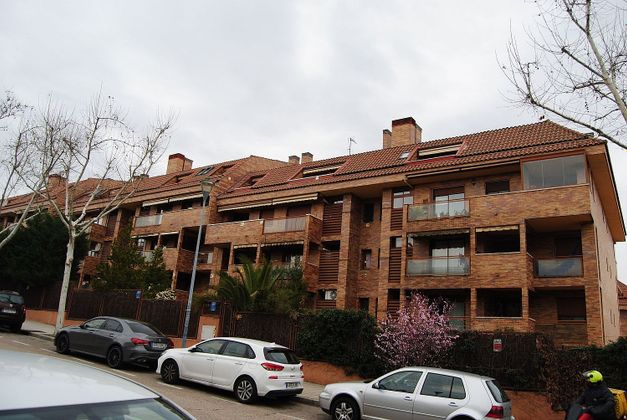 Foto 1 de Dúplex en venda a calle Manuel de Falla de 4 habitacions amb terrassa i piscina