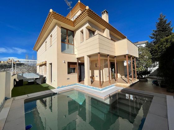 Foto 1 de Venta de casa en Alcalá la Real de 4 habitaciones con terraza y piscina