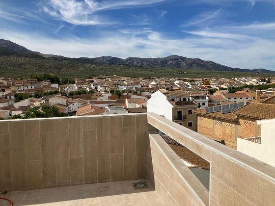Foto 1 de Casa adossada en venda a Villanueva del Trabuco de 4 habitacions amb terrassa i balcó