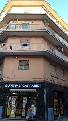 Foto 1 de Pis en venda a calle De Llançà de 3 habitacions amb aire acondicionat i calefacció