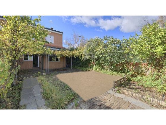 Foto 1 de Casa adossada en venda a Hormigos de 4 habitacions amb terrassa i piscina