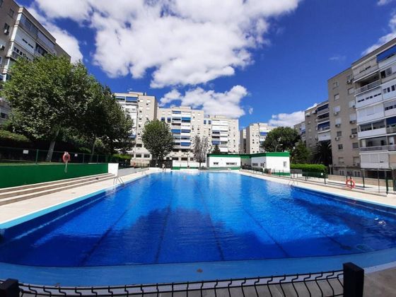 Foto 1 de Pis en venda a Centro - Fuenlabrada de 3 habitacions amb terrassa i piscina