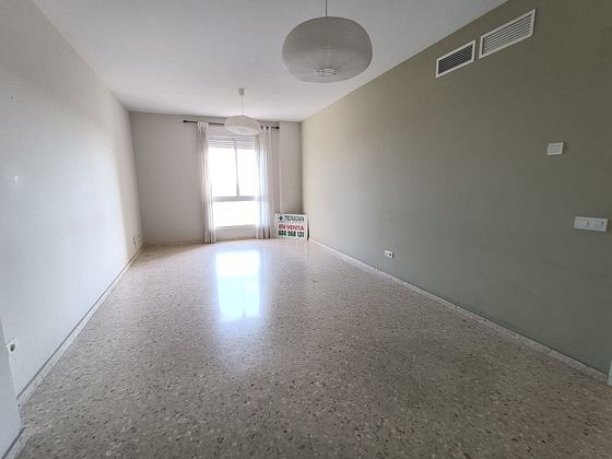 Foto 1 de Venta de piso en Santa Eufemia de 3 habitaciones con garaje y aire acondicionado