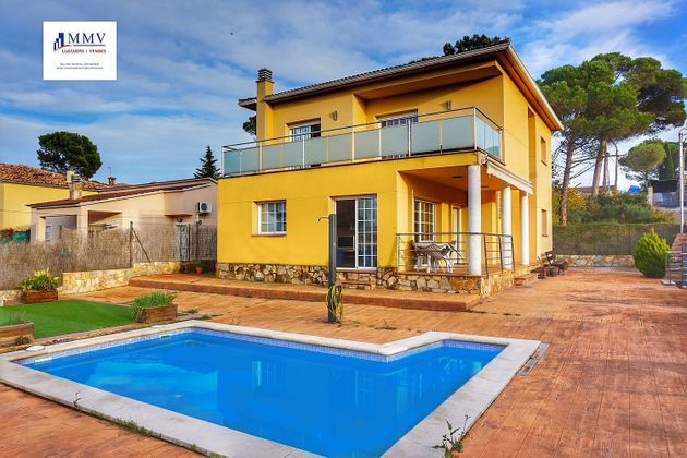 Foto 1 de Xalet en venda a Vidreres de 5 habitacions amb terrassa i piscina