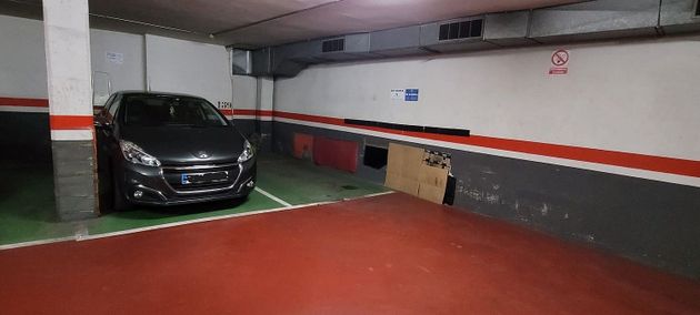 Foto 2 de Alquiler de garaje en calle Peru de 24 m²