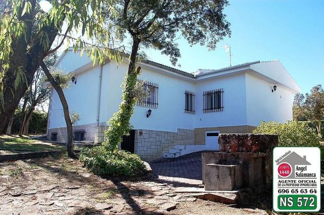 Foto 1 de Chalet en venta en Albalate de Zorita de 2 habitaciones con terraza y piscina