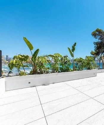 Foto 2 de Dúplex en venta en Playa de Poniente de 3 habitaciones con terraza y piscina