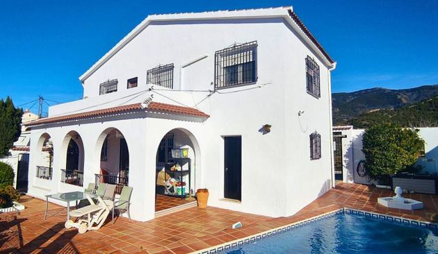 Foto 2 de Casa rural en venta en Canillas de Albaida de 4 habitaciones con terraza y piscina