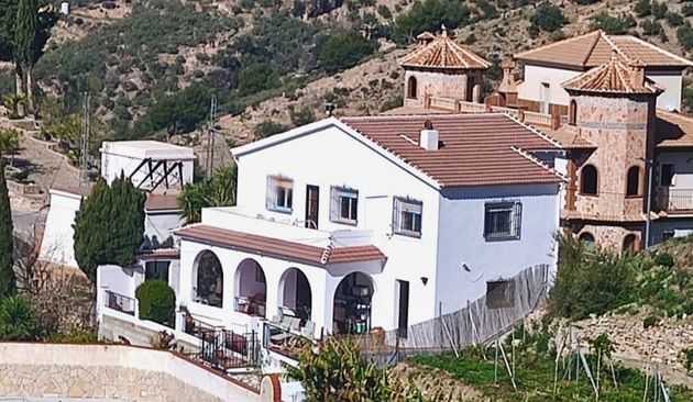 Foto 1 de Casa rural en venda a Canillas de Albaida de 4 habitacions amb terrassa i piscina