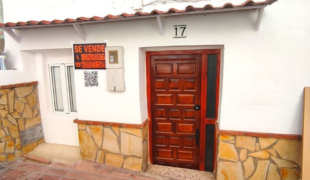 Foto 1 de Casa en venda a Sayalonga de 2 habitacions amb terrassa i calefacció