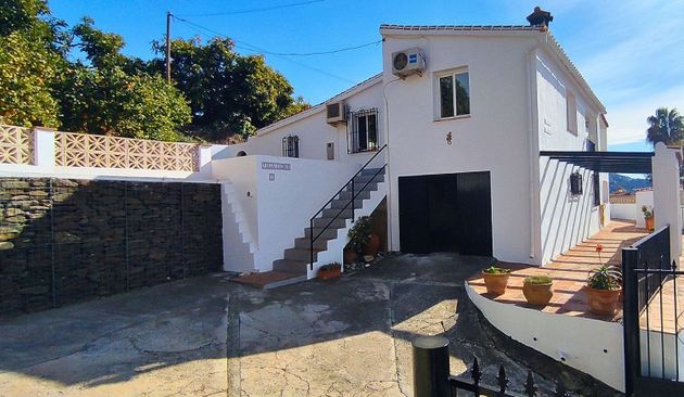 Foto 2 de Venta de casa rural en Cómpeta de 3 habitaciones con terraza y piscina