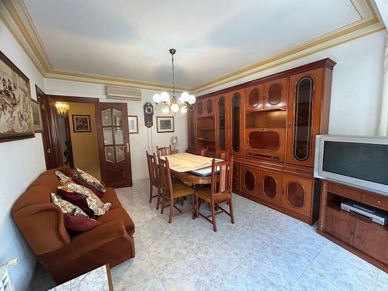 Foto 1 de Casa en venta en calle Reus de 4 habitaciones con terraza y garaje