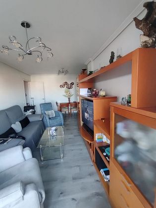 Foto 2 de Piso en venta en La Hispanidad - Verdeluz de 3 habitaciones con terraza y garaje