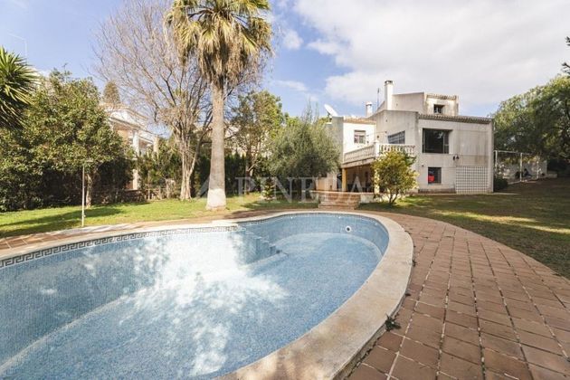 Foto 1 de Venta de chalet en Los Monasterios-Alfinach de 5 habitaciones con terraza y piscina