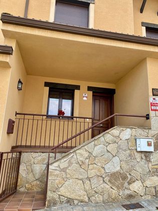 Foto 1 de Casa adosada en venta en Ortigosa del Monte de 4 habitaciones con garaje y jardín