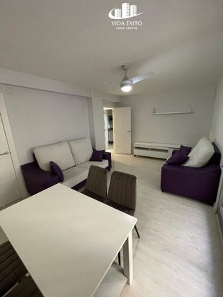 Foto 1 de Alquiler de piso en Belén - San Roque de 3 habitaciones con muebles y balcón