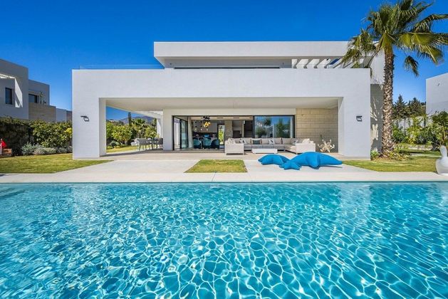 Foto 1 de Casa en venta en La Cala Mijas de 6 habitaciones con terraza y piscina