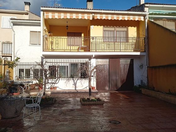 Foto 1 de Casa en venta en calle Santiago Fernández Heredia de 4 habitaciones con terraza y jardín