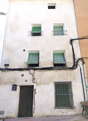 Foto 1 de Casa rural en venda a plaza De la Constitución de 4 habitacions amb calefacció