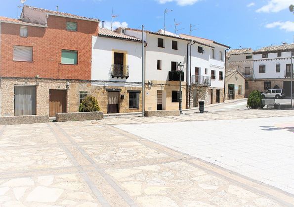 Foto 2 de Casa en venda a plaza El Coso de 2 habitacions amb calefacció