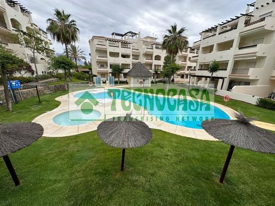 Foto 1 de Pis en venda a San Luis de Sabinillas de 2 habitacions amb terrassa i piscina