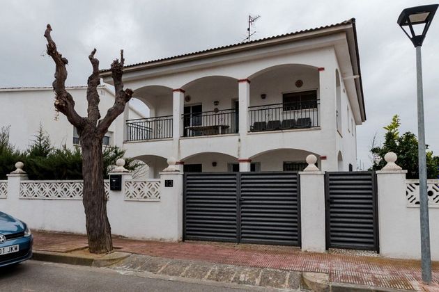 Foto 1 de Venta de casa en calle Creixell de 7 habitaciones con terraza y piscina
