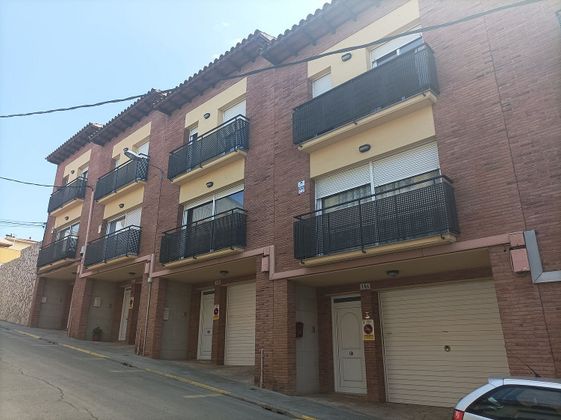 Foto 1 de Venta de casa en calle Pompeu Fabra de 4 habitaciones con terraza y garaje