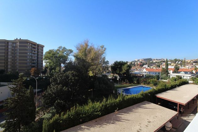 Foto 2 de Piso en venta en avenida San Isidro de 3 habitaciones con terraza y piscina