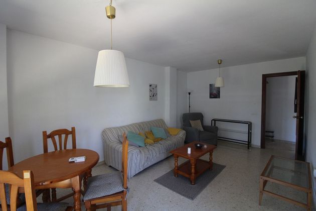 Foto 2 de Alquiler de piso en El Pinar - Palacio de Congresos de 3 habitaciones con terraza y piscina