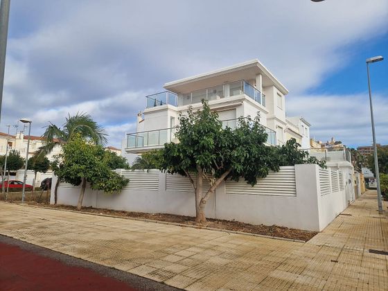 Foto 1 de Casa en venda a La Vega - Marenyet de 4 habitacions amb terrassa i garatge